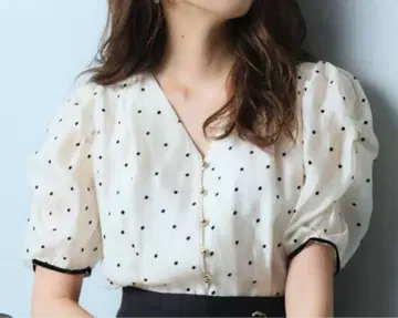 [저스길리티] 도트 무늬 퍼프 슬리브 블라우스 사이즈 2