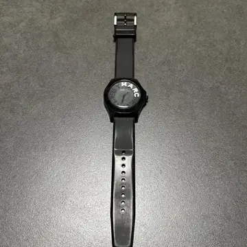 MARCBYMARCJACOBS 블랙 러버 벨트 시계