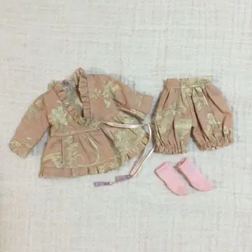네오 브라이스 아웃핏