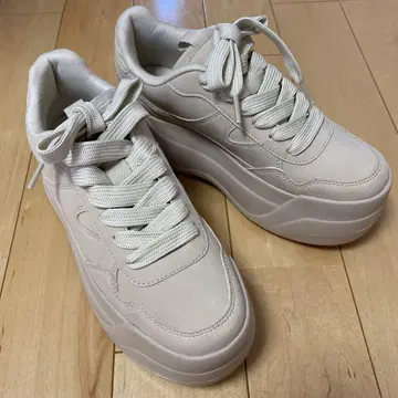ZARA 자라 통굽 스니커즈 베이지 사이즈 39 24.5 미사용 새상품
