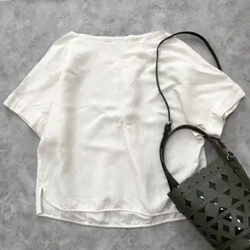 스픽 앤 스팬 린넨 혼방 돌먼 슬리브 블라우스