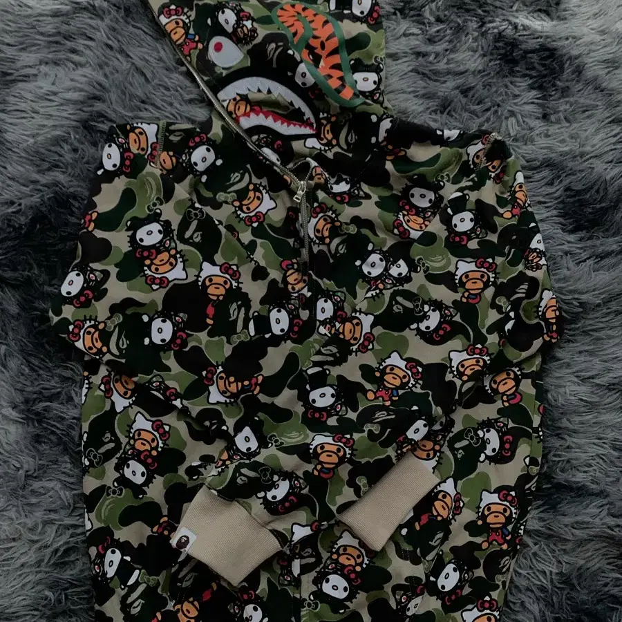 トップス Bape X Hello Kitty Shark Hoodie M Green A Bathing Ape x Sanrio Hello Kitty Shark Hoodie ABC camo