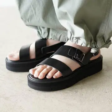 뷰티풀슈즈 스트랩 샌들