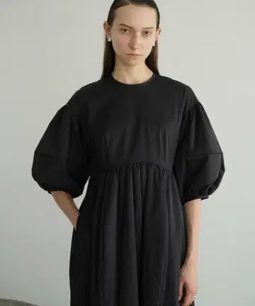 CLANE 클라네 PADDED VOLUME ONEPIECE