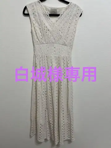 화이트 레이스 슬리브리스 원피스