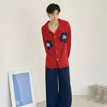 캠포르 목재 손상 꽃 문양 니트