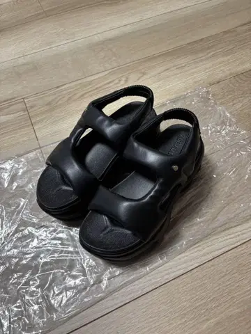 y/m 플랫폼 샌들 BLACK FABBYGABBY