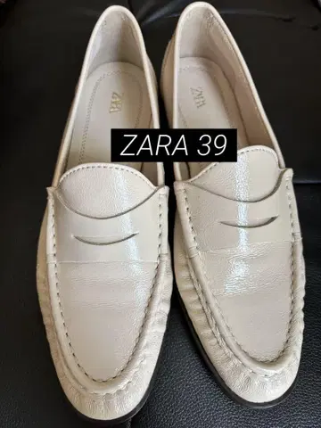 [ ZARA ] 개더 가죽 로퍼 화이트 39