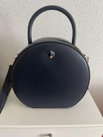 kate spade 네이비 원형 핸드백