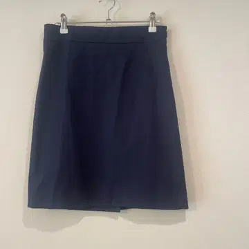 살바토레 페라가모 네이비 타이트 스커트 38