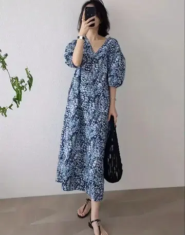 청색 꽃무늬 V넥 롱 원피스