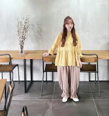 샹블 머쉬룸 마키미사키 프릴 팬츠 모카