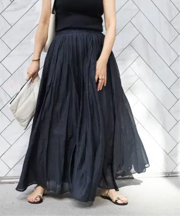 마릴린 문 TUCK TECHNIGUE SHEER SKIRT 사이즈 36