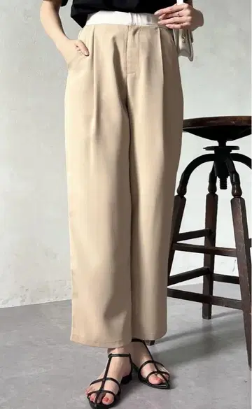 셰트와 허리 배색 루즈 테이퍼드 팬츠 F 베이지