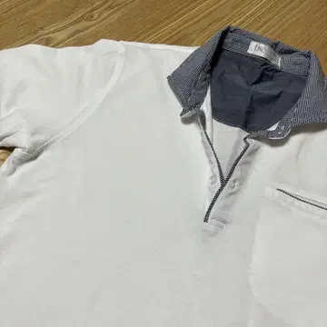 화이트 체크 무늬 옷깃 피케 셔츠