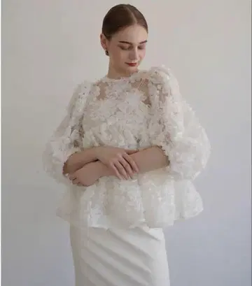 Acka. flower peplum blouse