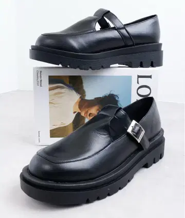 블랙 가죽 통굽 로퍼