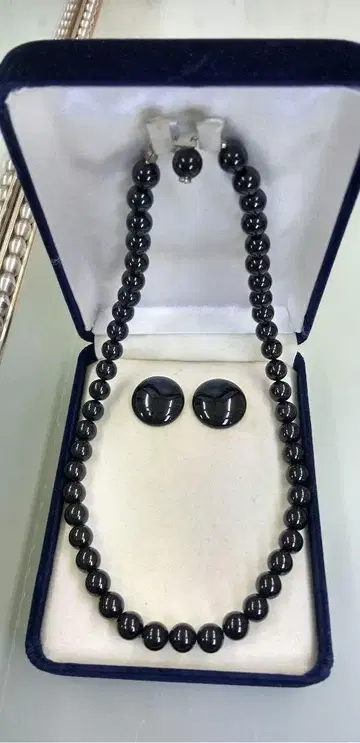 천연 블랙 오닉스 목걸이 및 귀걸이 세트, 용기 포함.