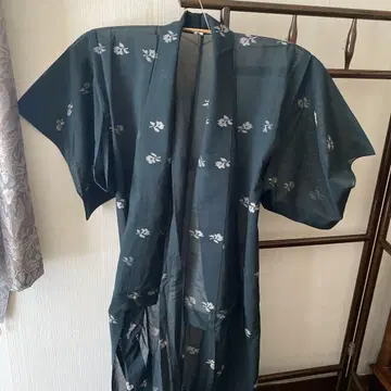 검은색 꽃무늬 자수 여름용 기모노