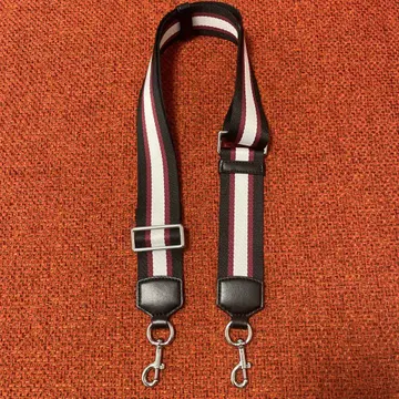 MARCJACOBS 로고 스트랩