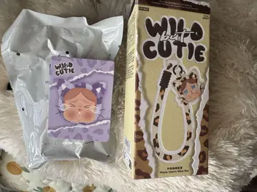 (가격 인하 중) 팝마트 wildbutcutie 폰 스트랩