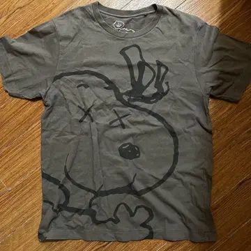 Uniqlo x KAWS x Peanuts 스누피 T셔츠