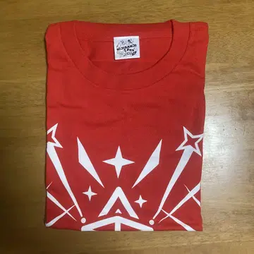 니지 페스티벌 레드 티셔츠