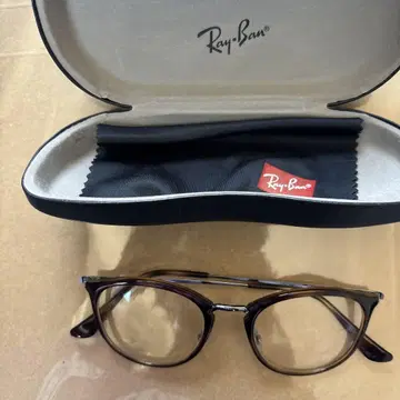 Ray-Ban 브라운 라운드 안경 케이스 포함