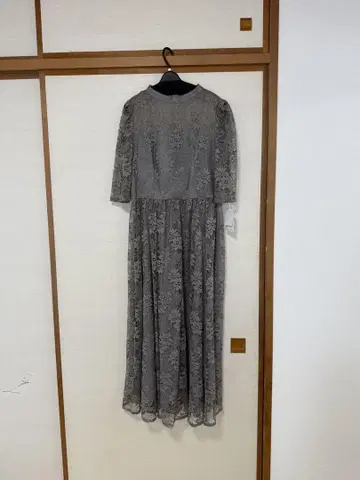 그레이 레이스 꽃무늬 드레스 긴팔 플로어 길이