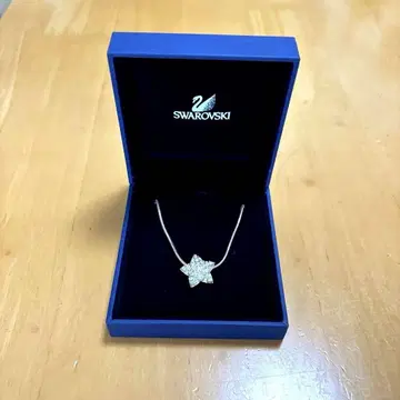 Swarovski 별 모양 목걸이