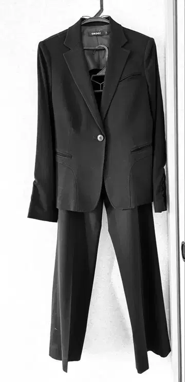 DKNY 블랙 수트 셋업 여성용