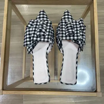 블랙 깅엄 체크 리본 샌들