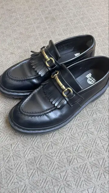 Dr. Martens Adrian 로퍼