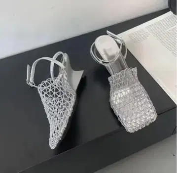 미사용 외반모지 메쉬 디자인 웨지 힐 샌들 실버 24