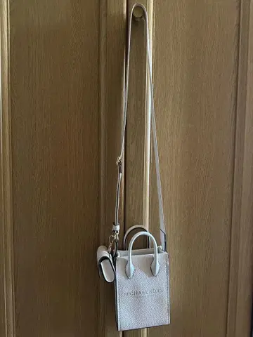 마이클코어스 미니 토트백 화이트