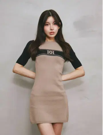 darich DD 로고 바이컬러 니트 미니 원피스