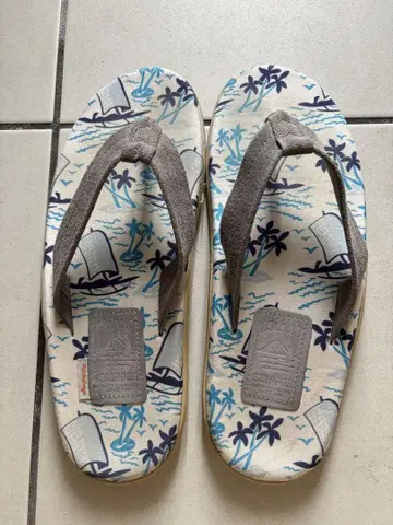 ISLAND SLIPPER 플립플랍 비치 패턴