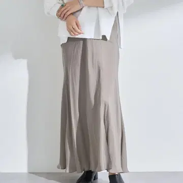 SHENERY 피브리 플레어 맥시 스커트 그레이