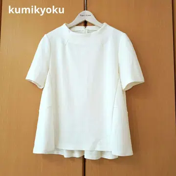 쿠미쿄쿠 뒷면 페플럼 컷 티셔츠 아이보리 2 쿠미쿄쿠