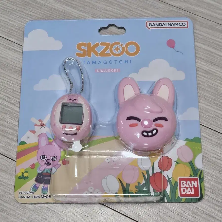 アイドル SKZOO TAMAGOTCHI DWAEKKI STRAYKIDS - SKZOO TAMAGOTCHI & CASE SET