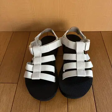 Teva 스포츠 샌들 화이트/블랙