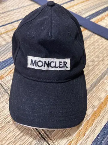 몽클레어 블랙 캡