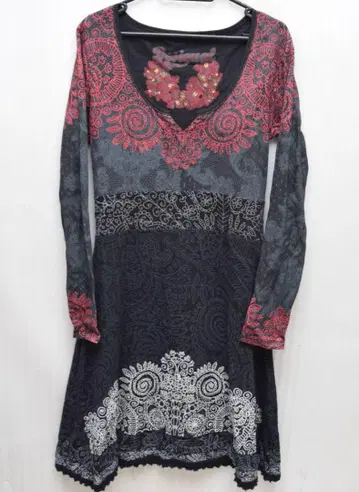 Desigual 데시구알 원피스 티셔츠 계열 원단
