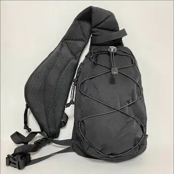 cp company 씨피 컴퍼니 렌즈 숄더백 블랙
