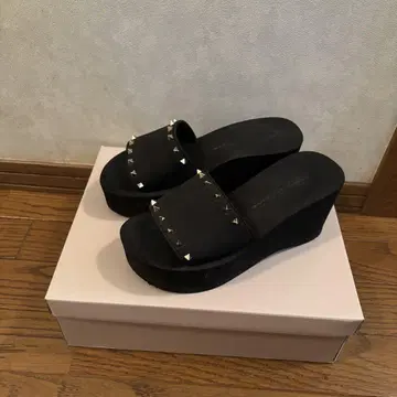 에이미 이스트와르 eimy istoire 스터드 슬라이드 샌들 통굽