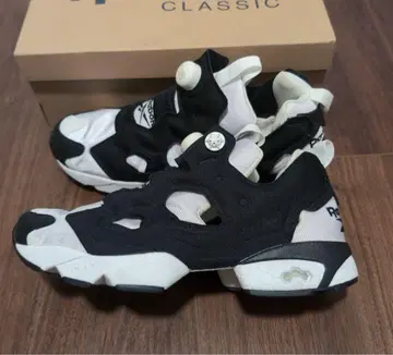 Reebok Instapump Fury 블랙/화이트 28cm