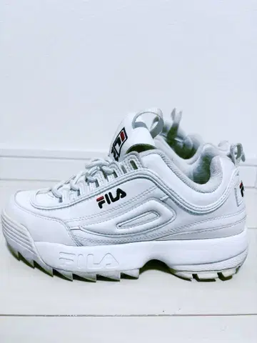 FILA 화이트 스니커즈