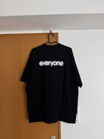 everyone 블러 로고 티 M 사이즈