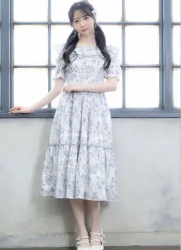 evelyn 에블린 스퀘어 꽃무늬 원피스 아이스 블루
