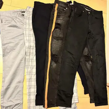 ZARA 남성 바지 세트 (데미지 체크 무늬)